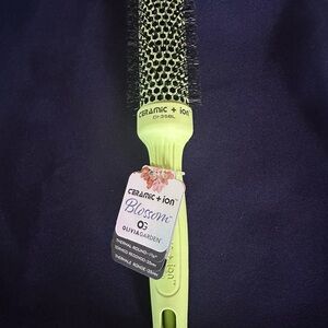 Ceramic + Ion Thermal Hair Brush - Green